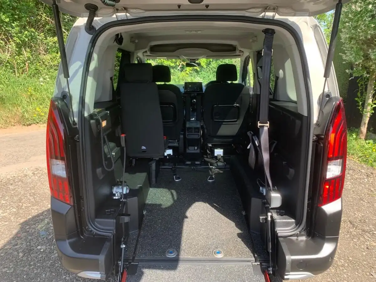 2019-peugeot-rifter-15-bluehdi-allure-100bhp-standard-big-11
