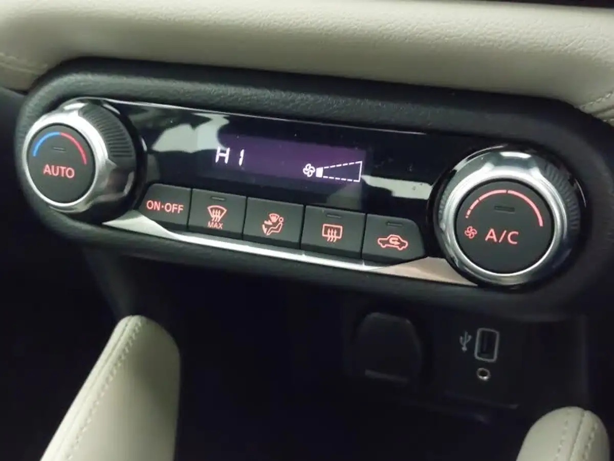 2022-nissan-micra-10-ig-t-tekna-cvt-big-15