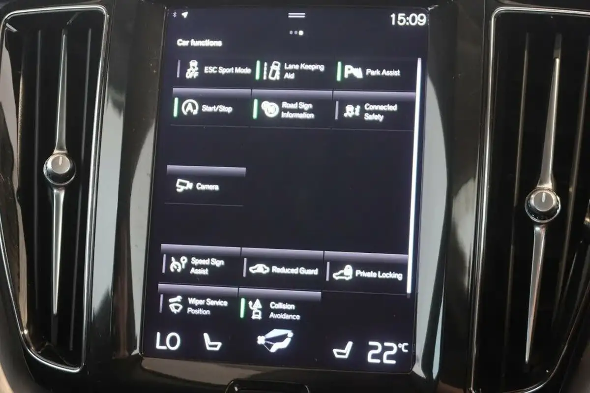 2020-volvo-xc60-20-b5-momentum-big-15