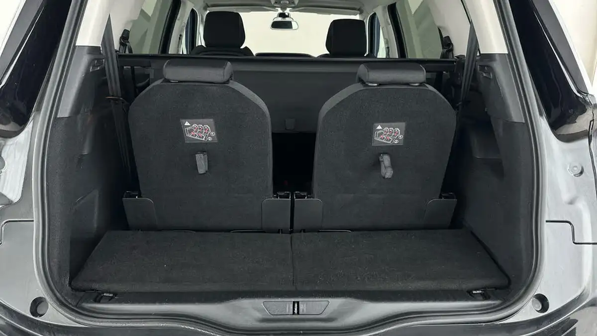 2022-citroen-grand-c4-spacetourer-12-puretech-shine-eat8-big-14