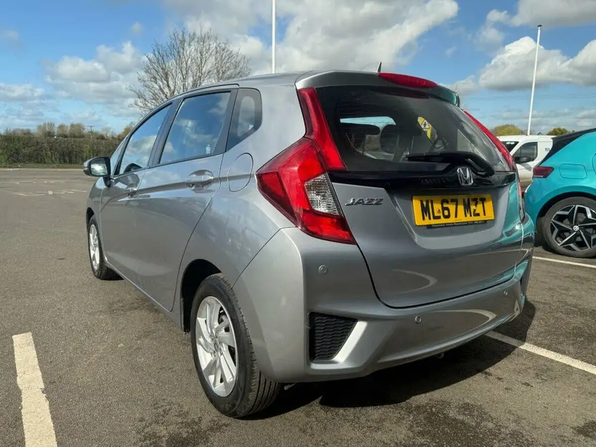 2017-honda-jazz-13-i-vtec-se-big-6