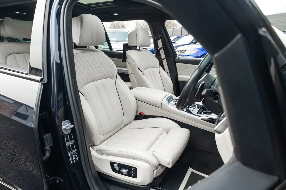 2020-bmw-x7-30td-m50d-big-5