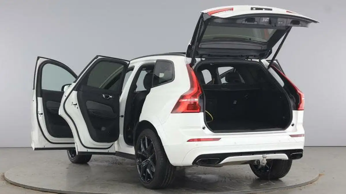 2021-volvo-xc60-20-t8-polestar-engineered-405bhp-twin-engine-big-10