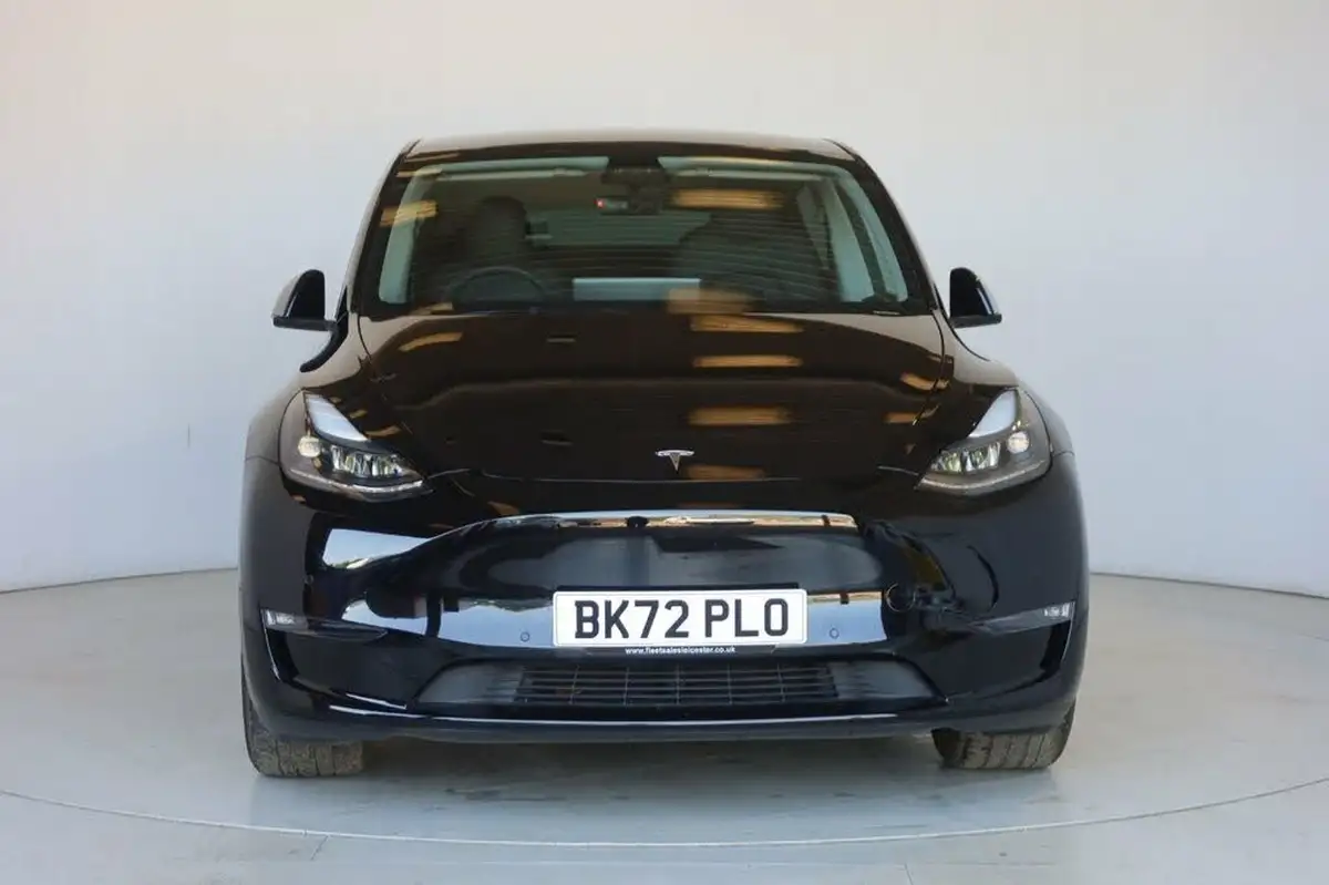 2022-tesla-model-y-e-long-range-big-5