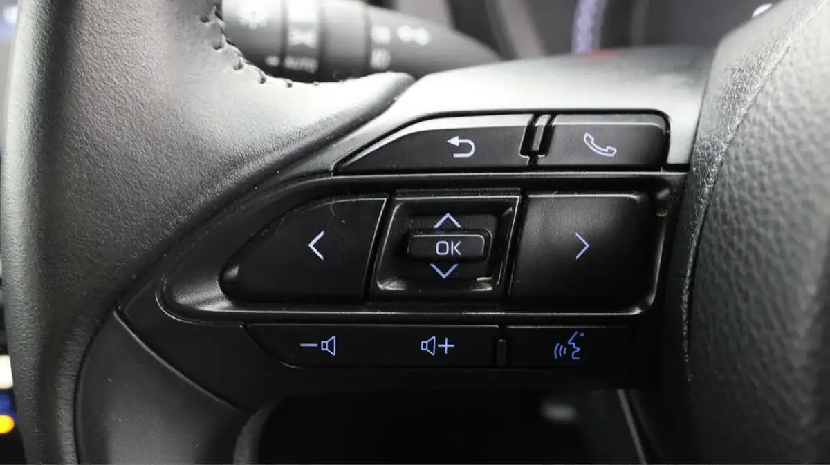 2023-toyota-aygo-x-10-vvt-i-edge-big-21