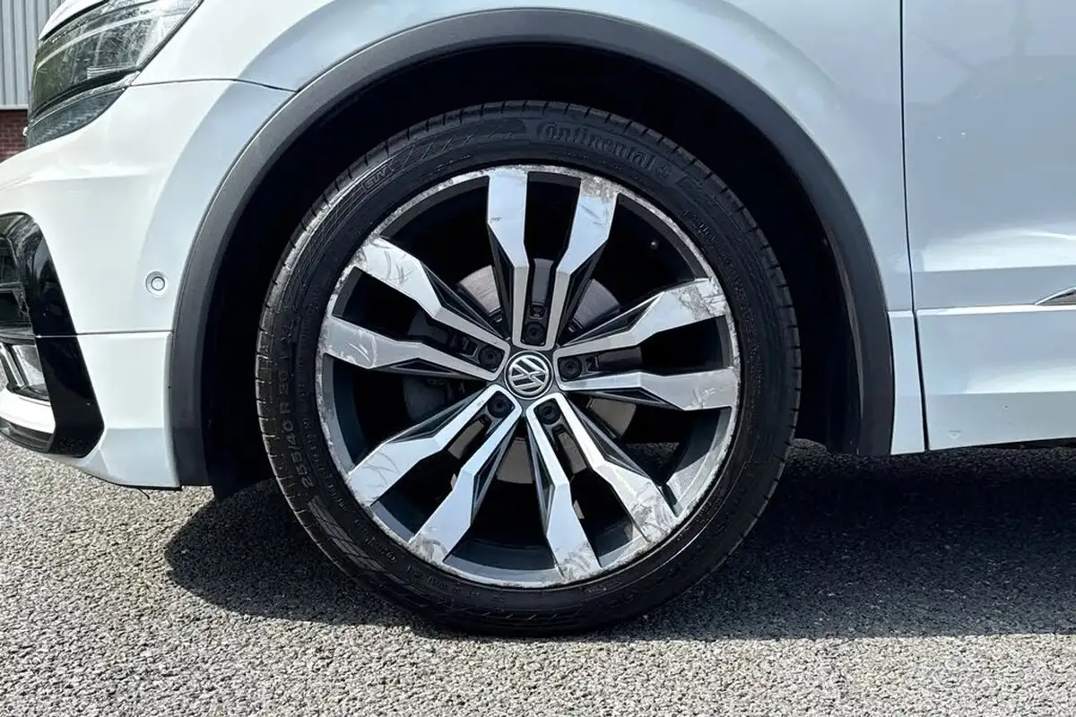 2020-volkswagen-tiguan-20tdi-r-line-tech-150ps-dsg-big-11