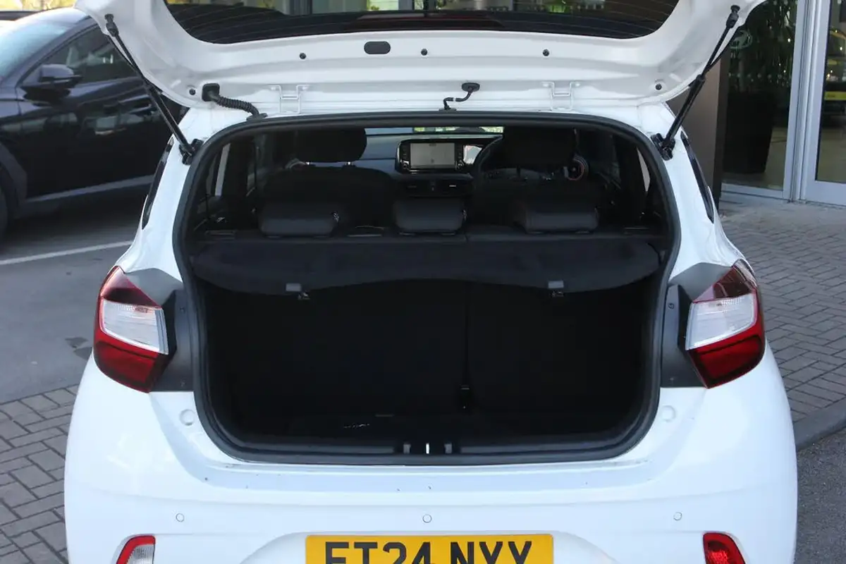 2024-hyundai-i10-10-t-gdi-n-line-90ps-two-tone-roof-big-9