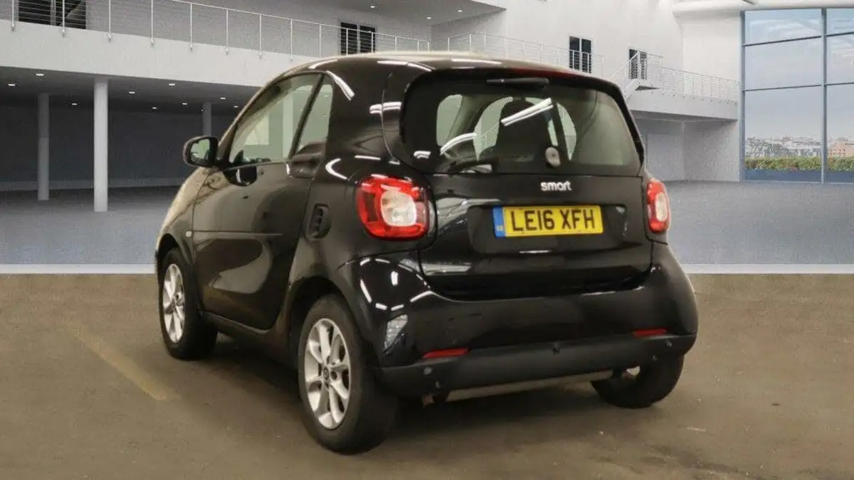 2016-smart-fortwo-10-passion-71bhp-premiumss-coupe-twinamic-big-2