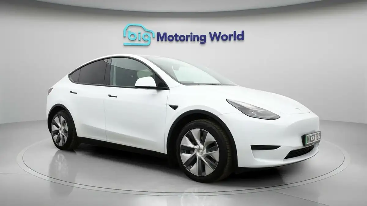 2023-tesla-model-y-e-rwd-big-0