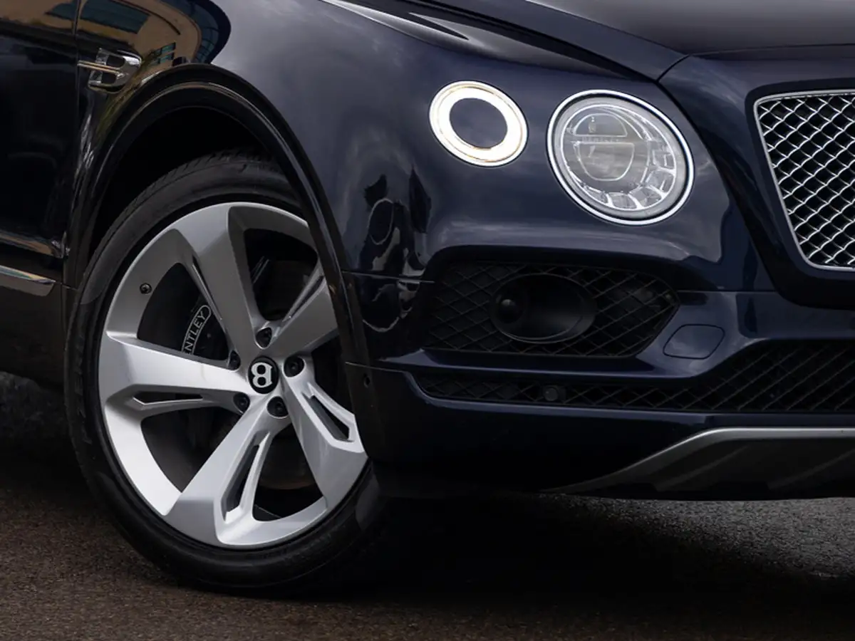 2016-bentley-bentayga-60-w12-big-19