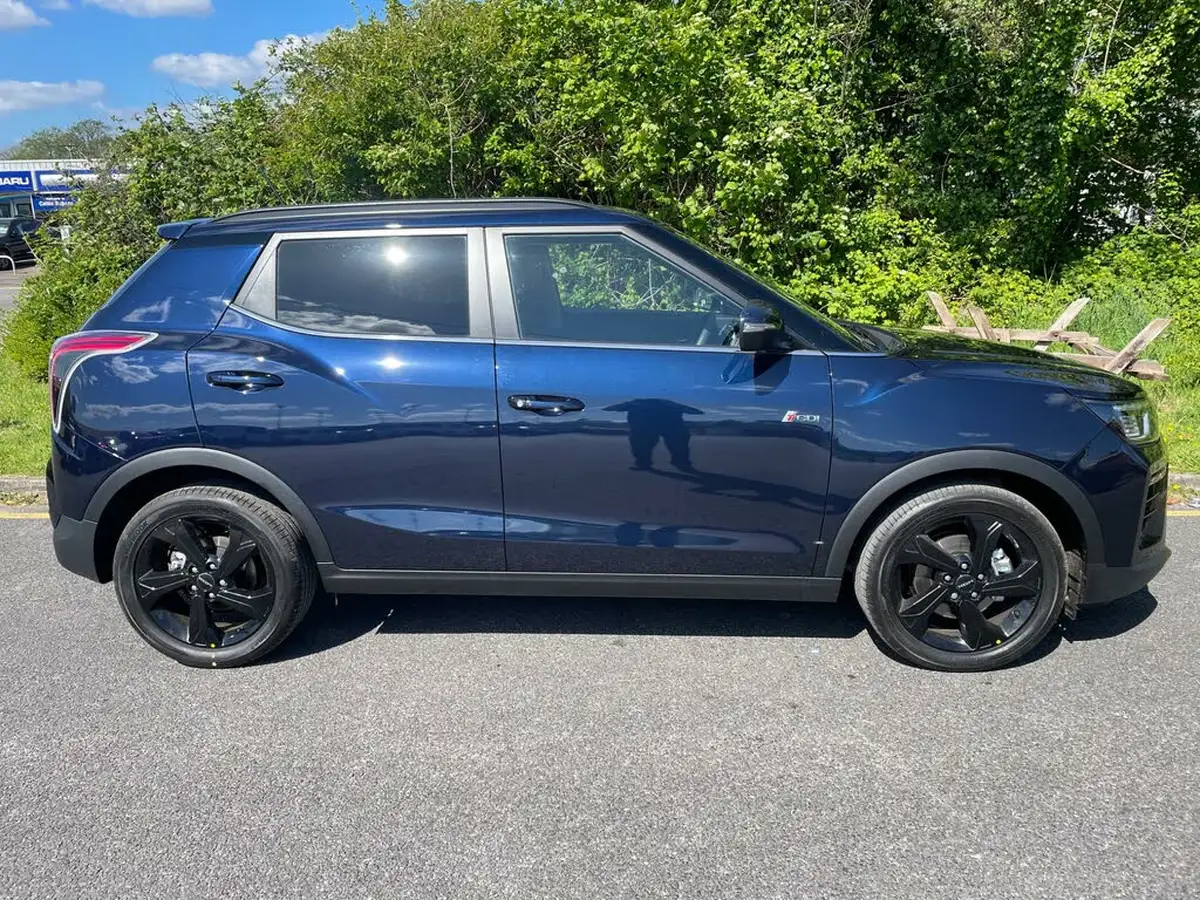 2025-kgm-ssangyong-tivoli-15-k40-big-7