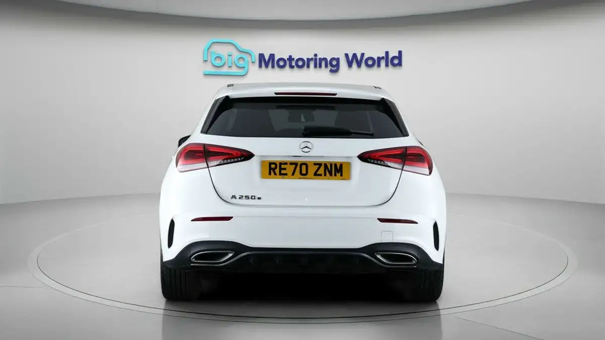 2020-mercedes-benz-a-class-13-a250e-amg-line-hatchback-5d-big-5