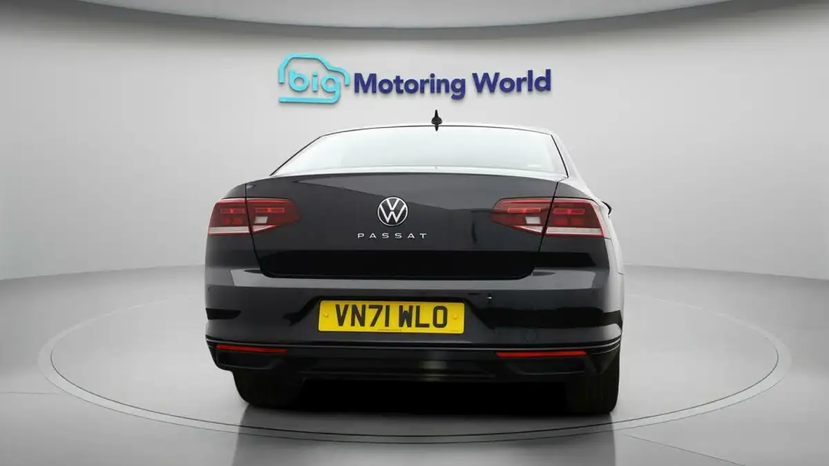 2021-volkswagen-passat-20tdi-se-nav-150ps-saloon-4d-dsg-big-5
