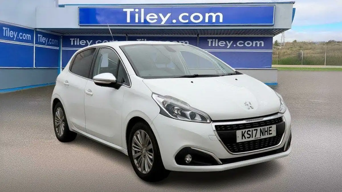 2017-peugeot-208-12-puretech-allure-82bhp-5d-big-0