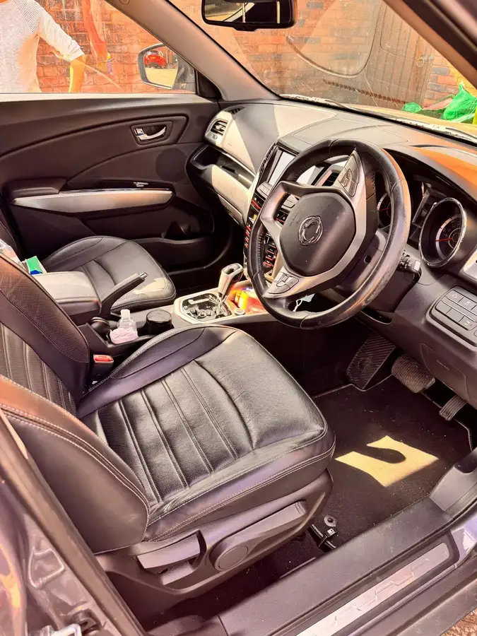 2015-kgm-ssangyong-tivoli-16-elx-auto-big-3