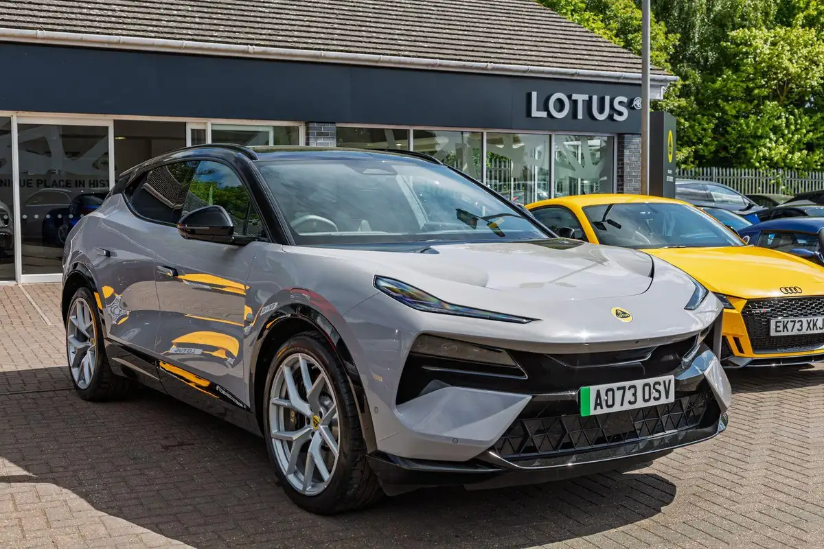 2023-lotus-eletre-e-big-0