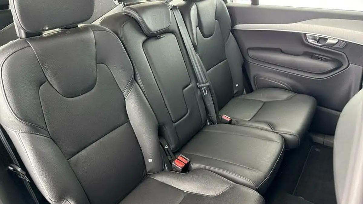 2022-volvo-xc90-20-b5-momentum-big-16