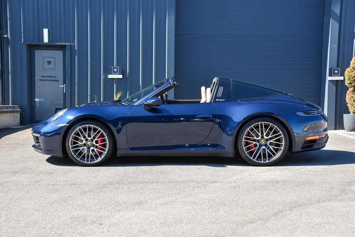 2021-porsche-911-30-targa-4s-big-3
