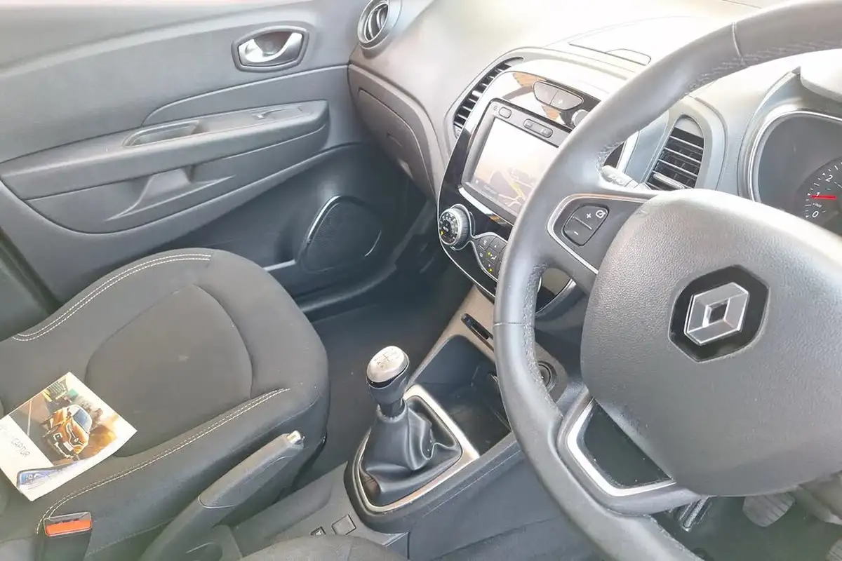2018-renault-captur-15dci-iconic-big-11