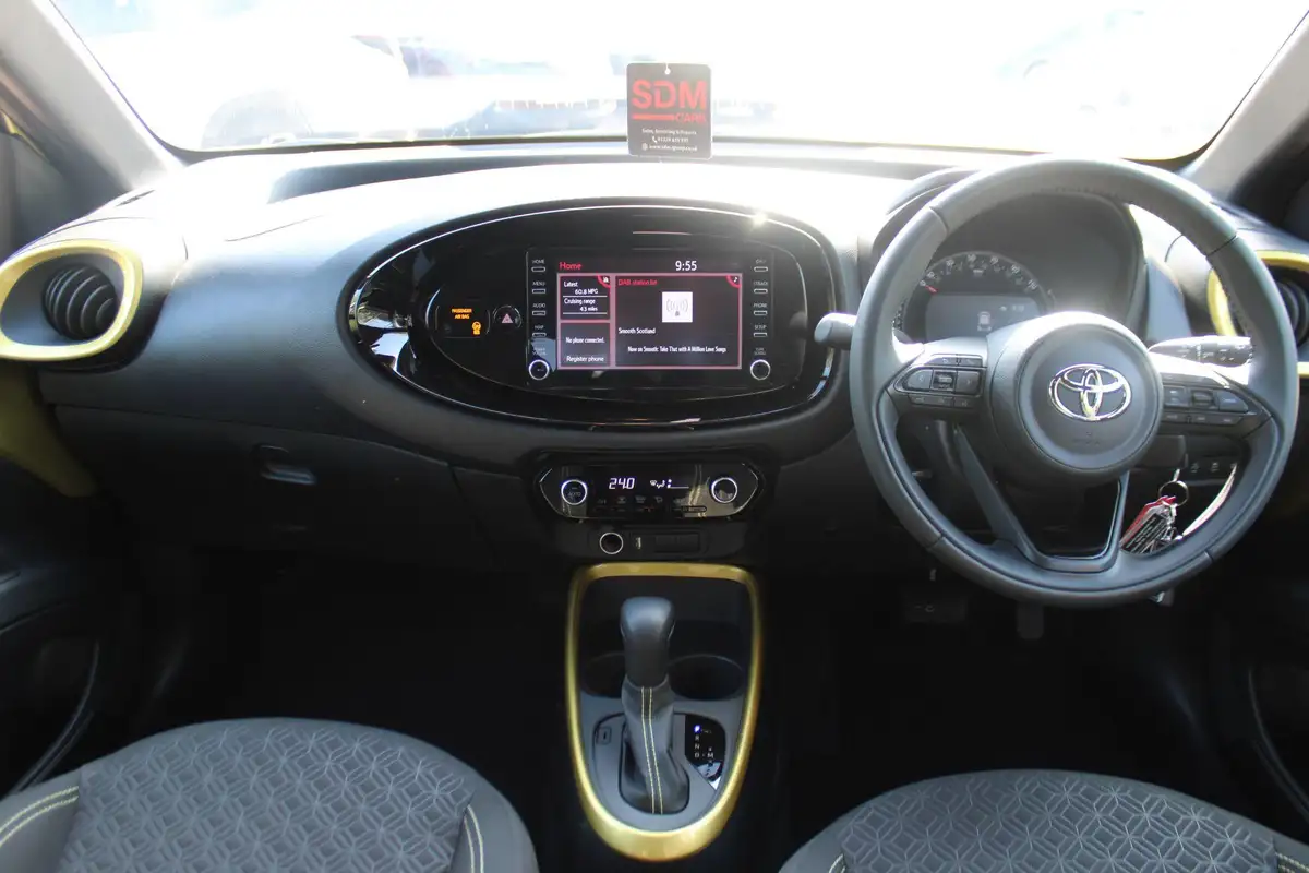2023-toyota-aygo-x-10-vvt-i-edge-cvt-big-17
