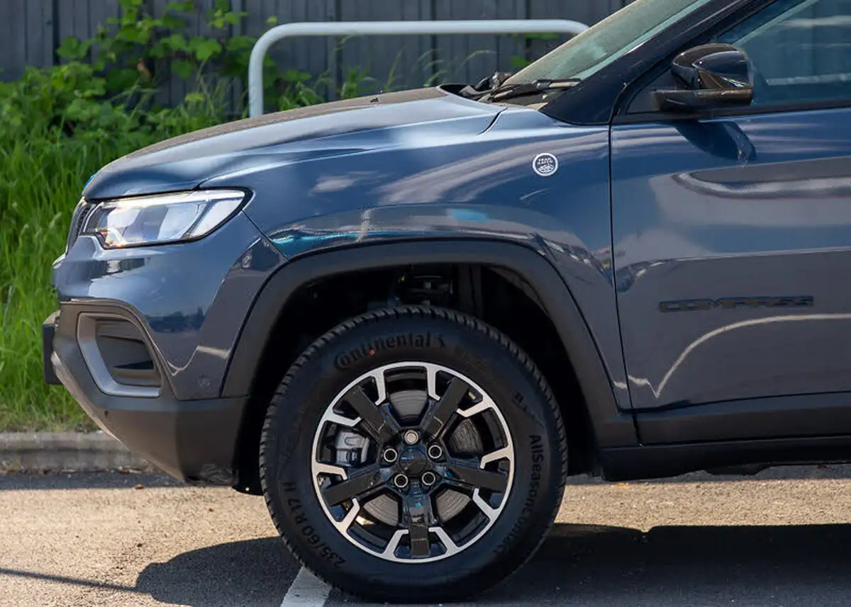 2025-jeep-compass-13-gse-trailhawk-big-16