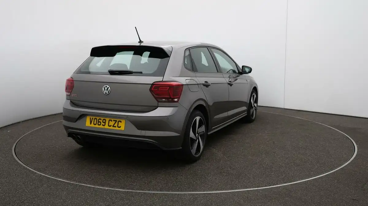 2019-volkswagen-polo-20-tsi-gti-big-54