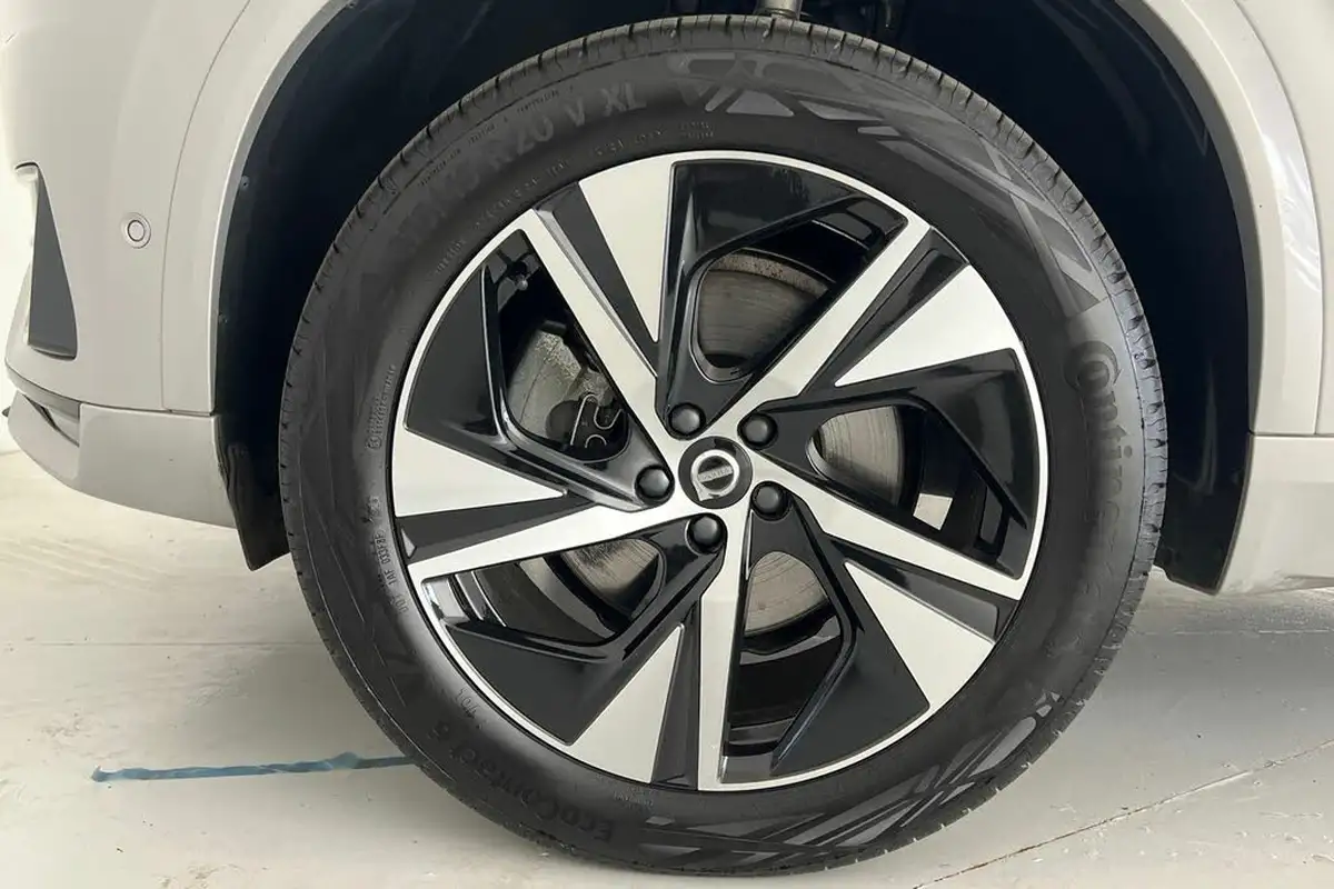 2024-volvo-xc90-20-b5-plus-big-4