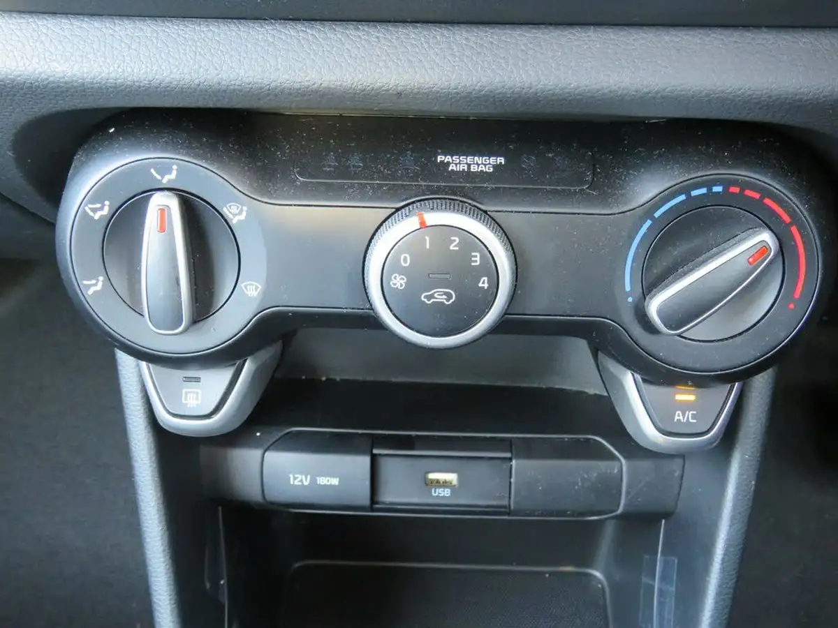 2023-kia-picanto-10-2-auto-seq-big-13