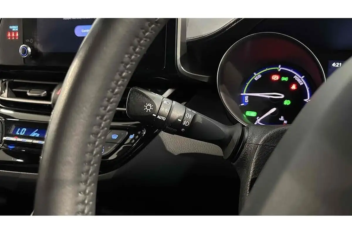 2022-toyota-c-hr-18-vvt-i-design-big-31