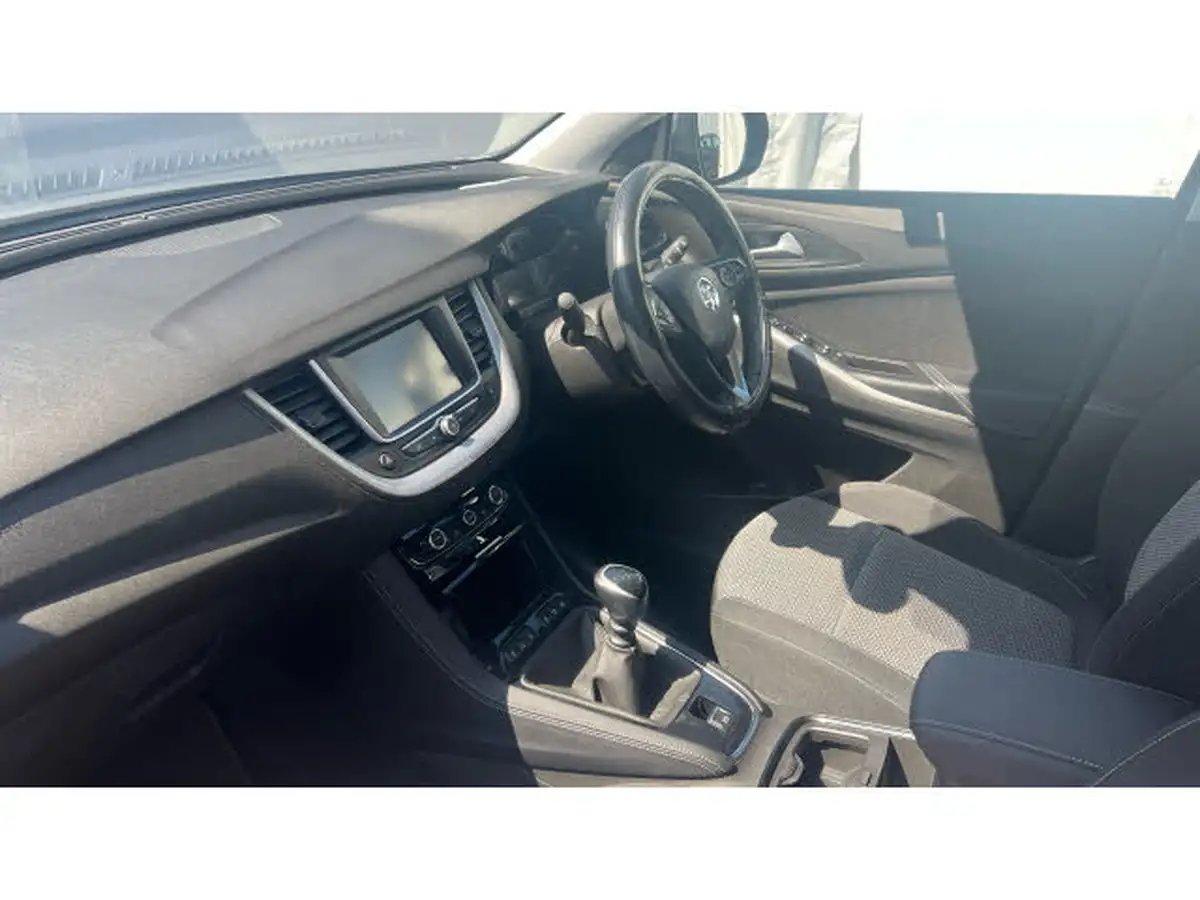 2020-vauxhall-grandland-x-12-se-big-8