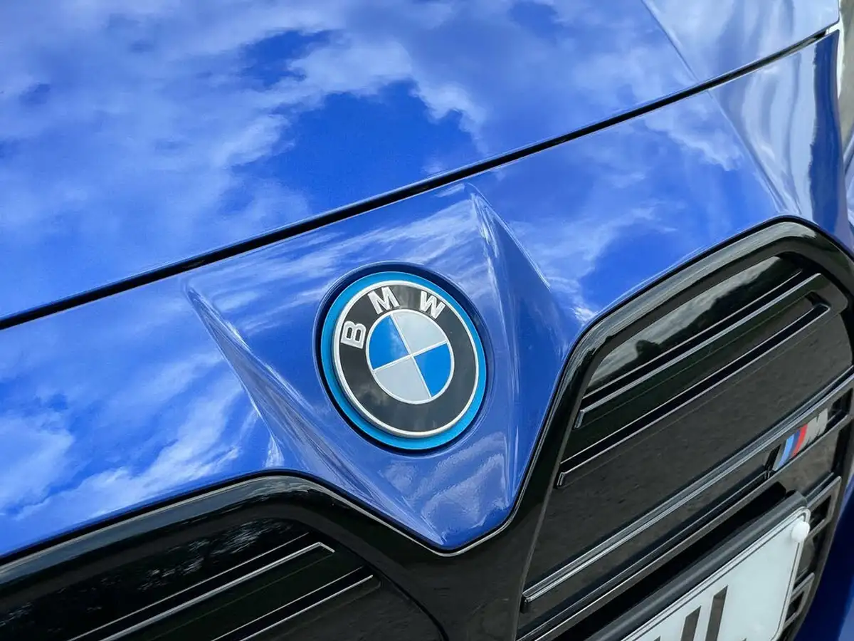 2024-bmw-i4-e-m50-big-24
