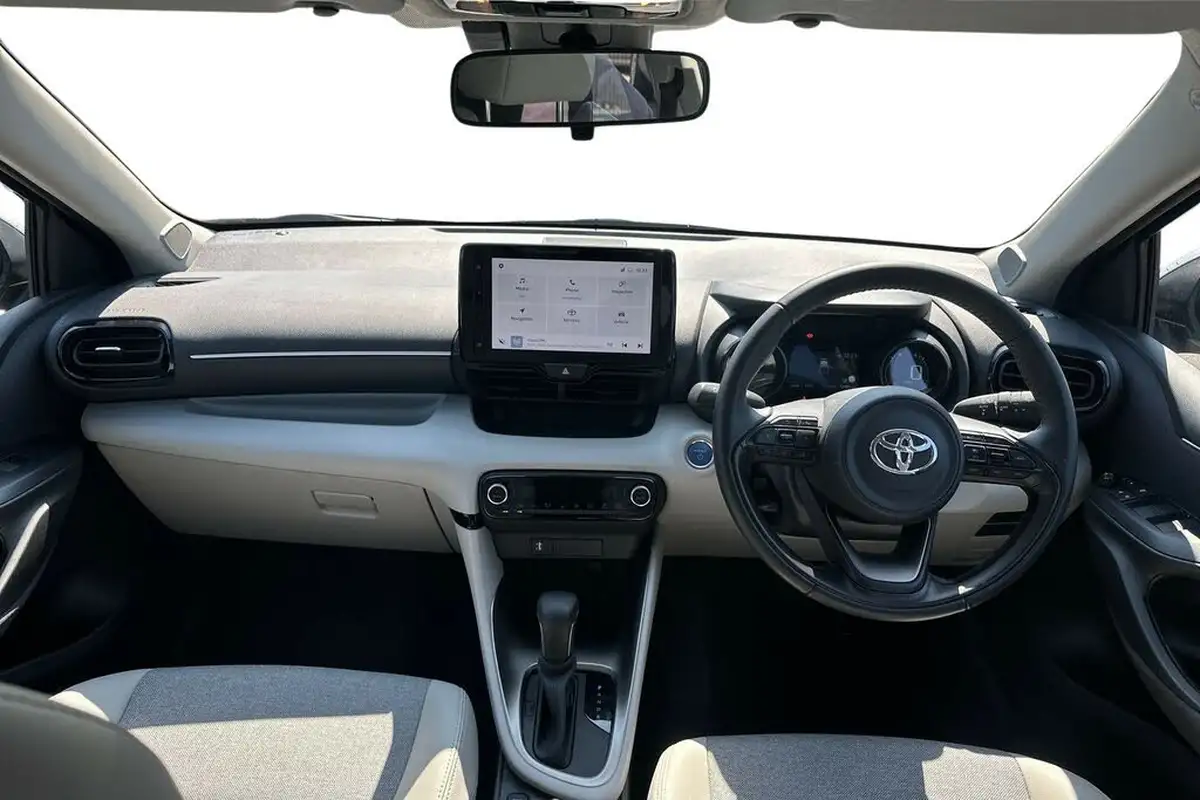 2023-toyota-yaris-15-vvt-i-excel-big-11
