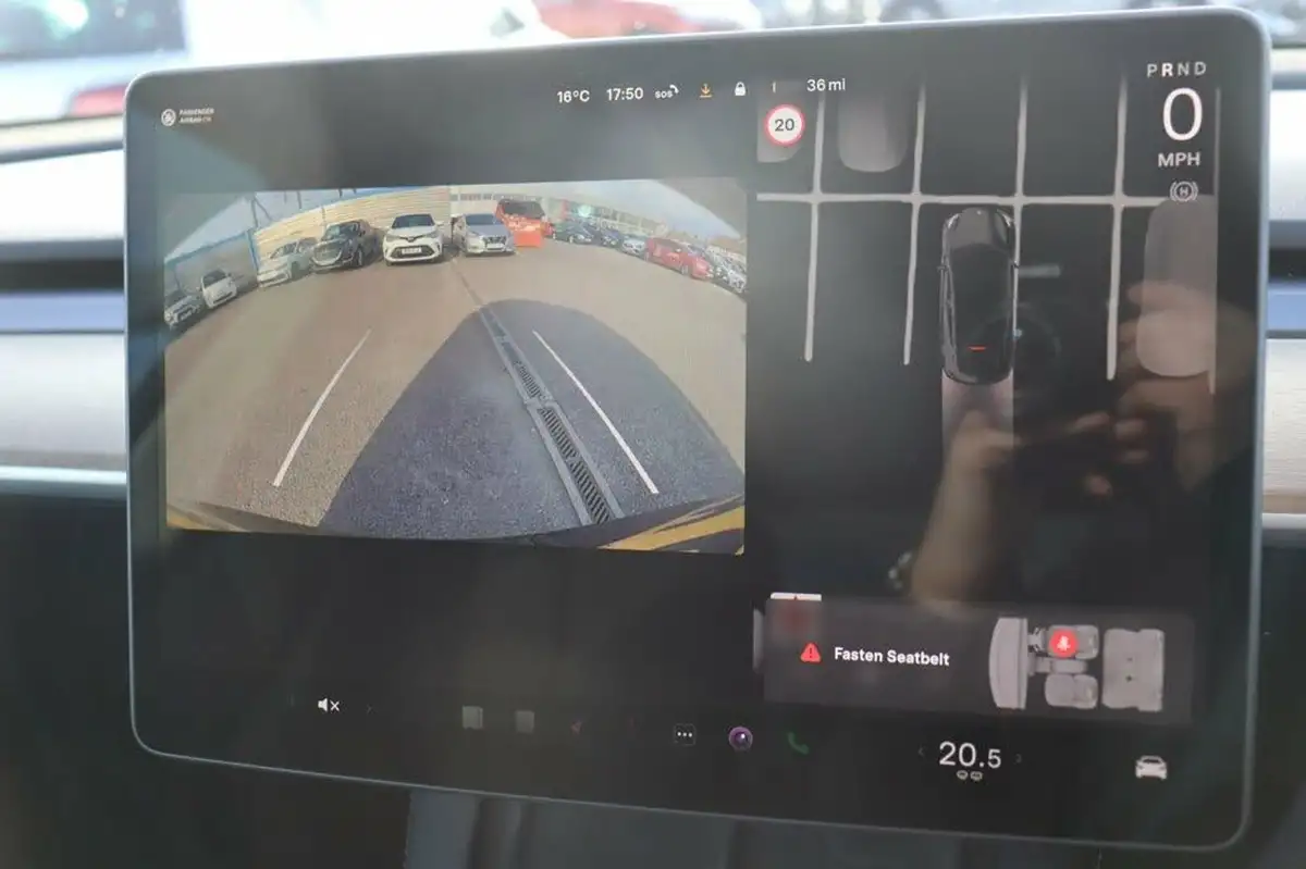 2022-tesla-model-y-e-long-range-big-29