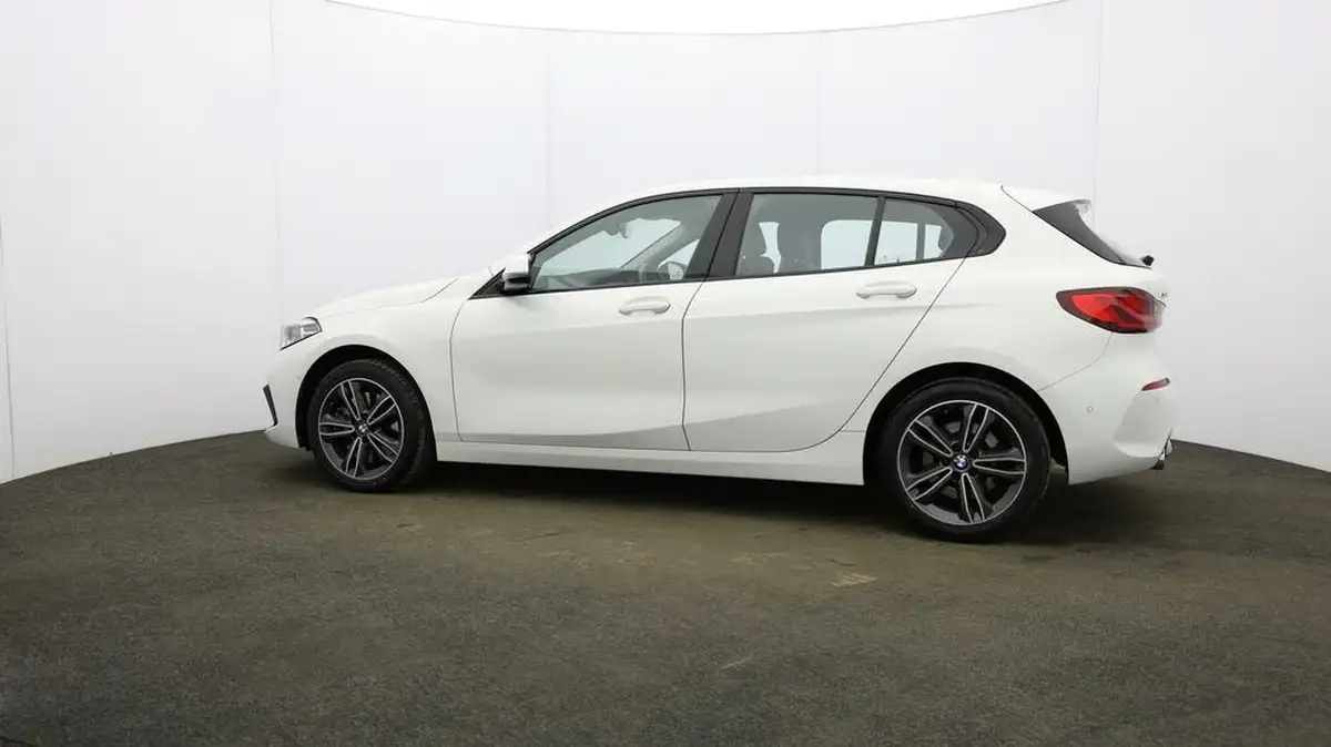 2021-bmw-1-series-20td-120d-xdrive-sport-lcp-big-64