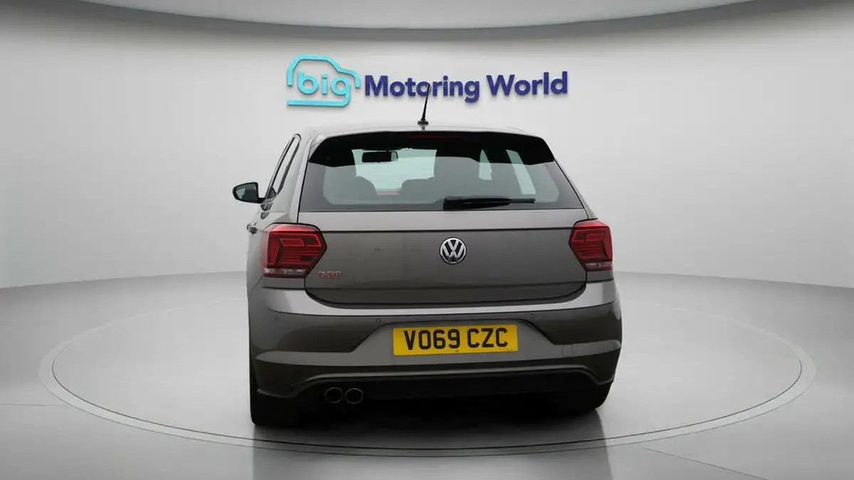 2019-volkswagen-polo-20-tsi-gti-big-6