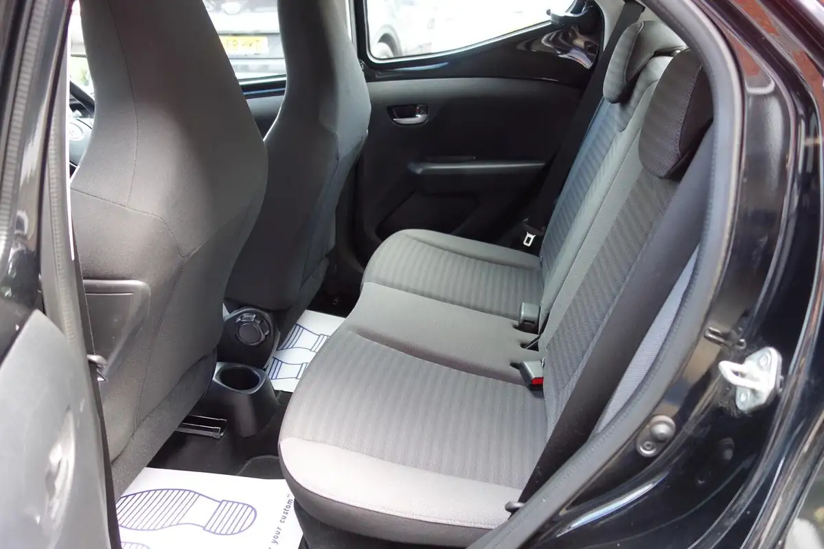 2020-toyota-aygo-10-vvt-i-x-play-big-15