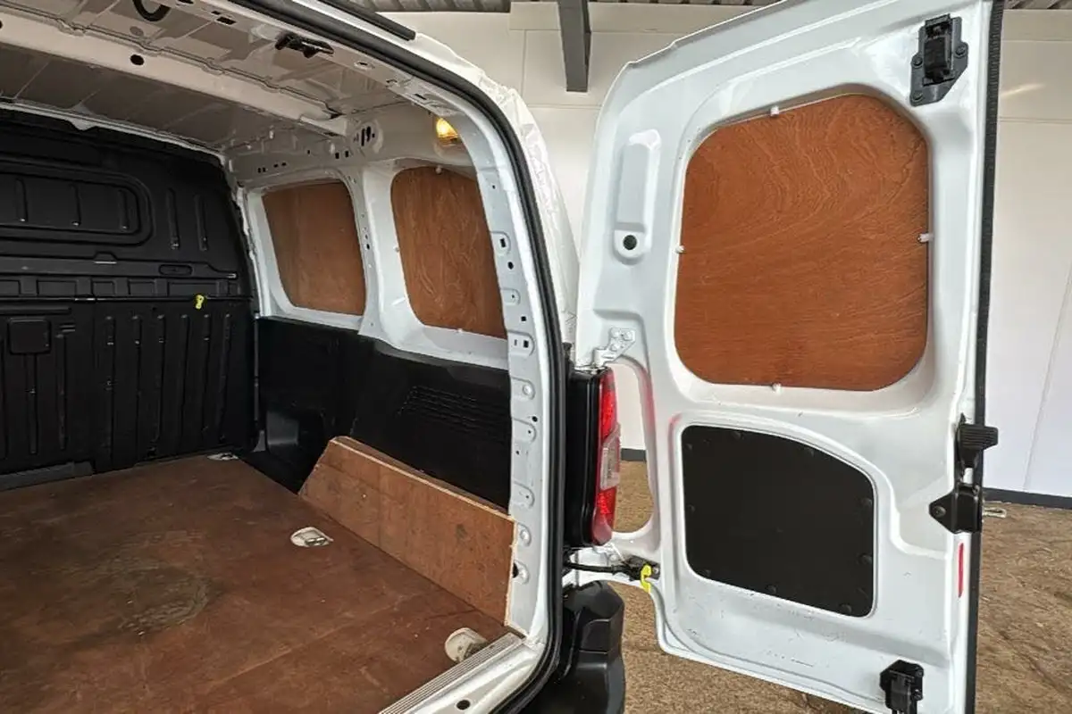 2020-citroen-berlingo-15bluehdi-1000-enterprise-100pseu6dt-e-ss-panel-big-13