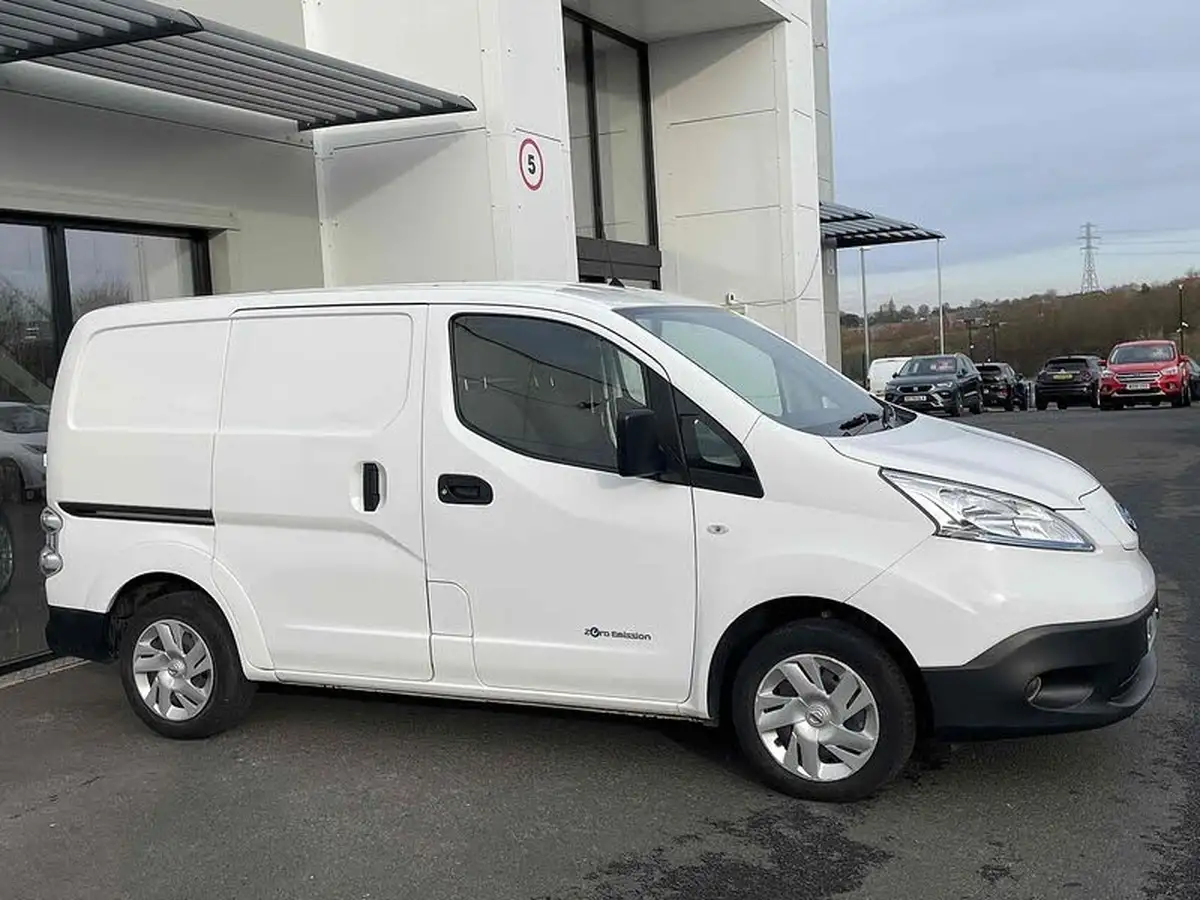2021-nissan-env200-e-visia-panel-van-auto-big-20