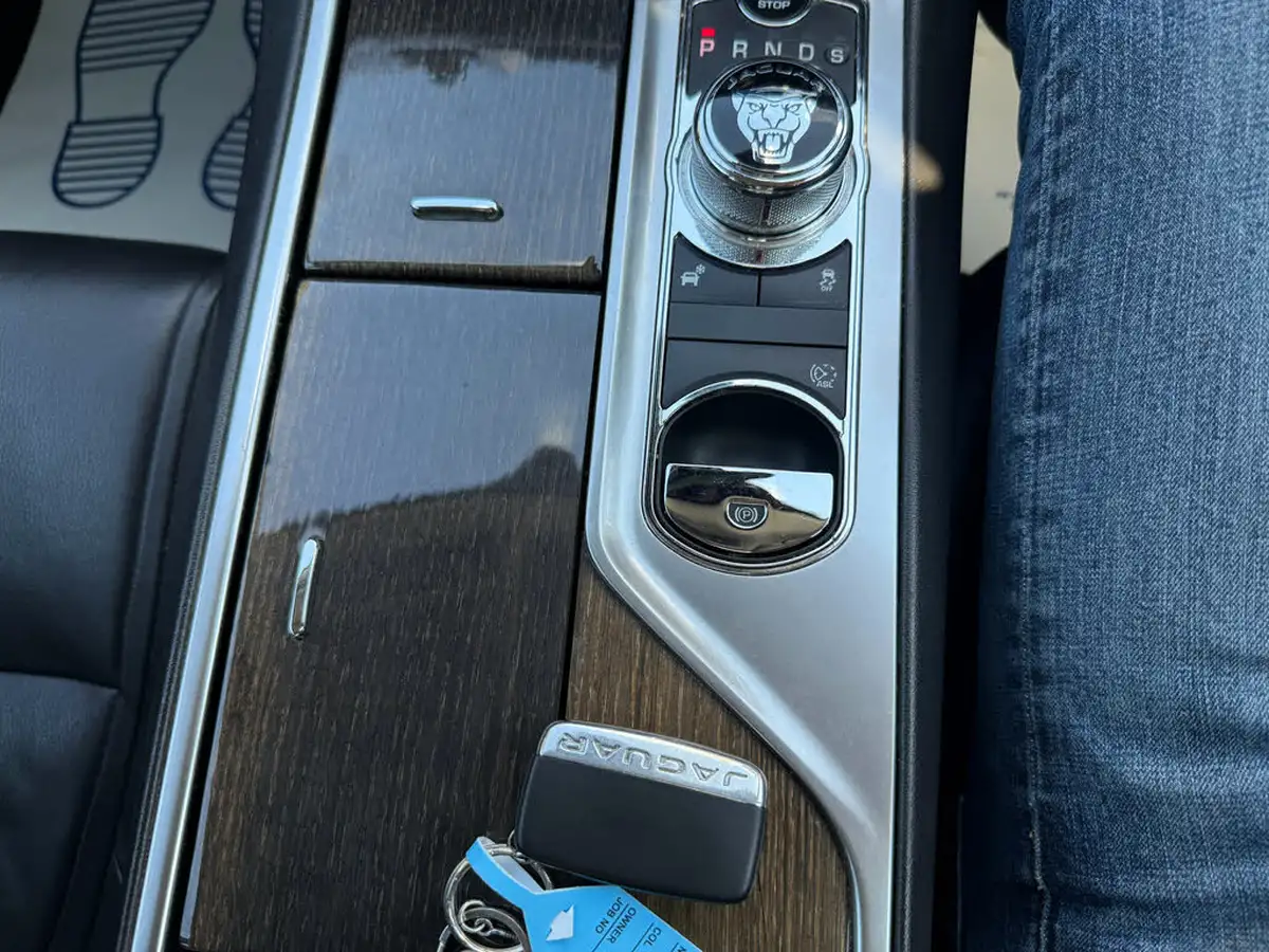 2015-jaguar-xf-22td-luxury-163ps-saloon-4d-big-72