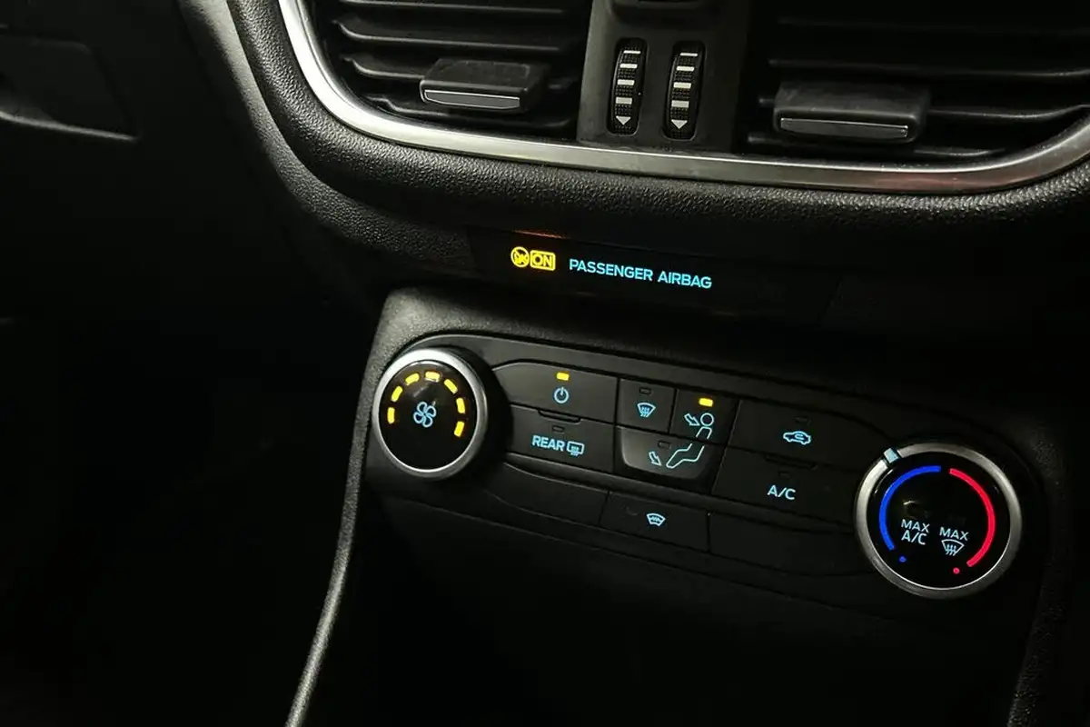 2018-ford-fiesta-10t-st-line-100ps-3d-big-17
