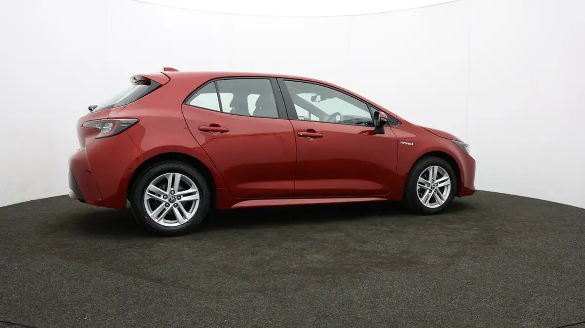 2022-toyota-corolla-18-vvt-i-icon-tech-trk-hatchback-5d-big-35