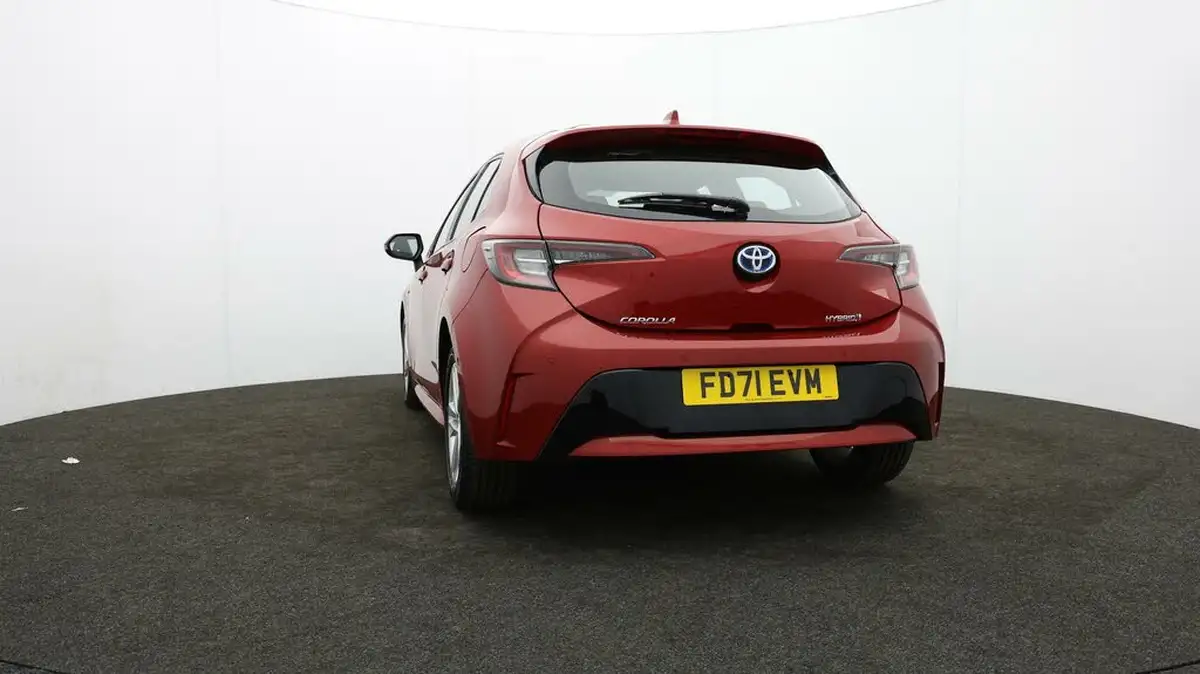 2022-toyota-corolla-18-vvt-i-icon-tech-trk-hatchback-5d-big-31