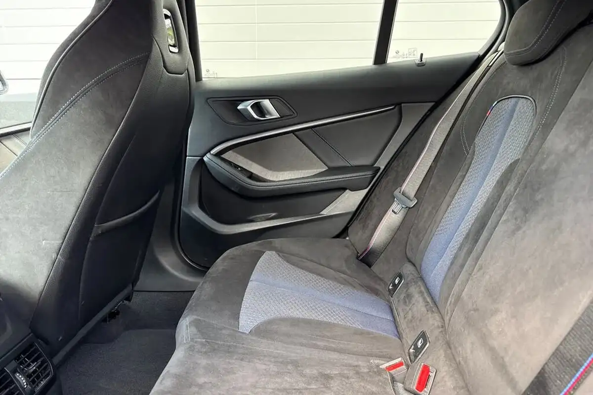 2021-bmw-1-series-20-m135i-xdrive-big-37