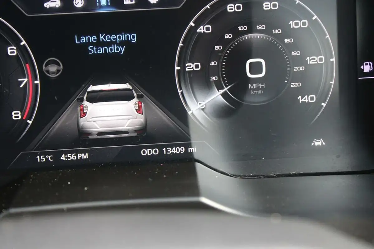 2023-kgm-ssangyong-tivoli-15-ultimate-big-18