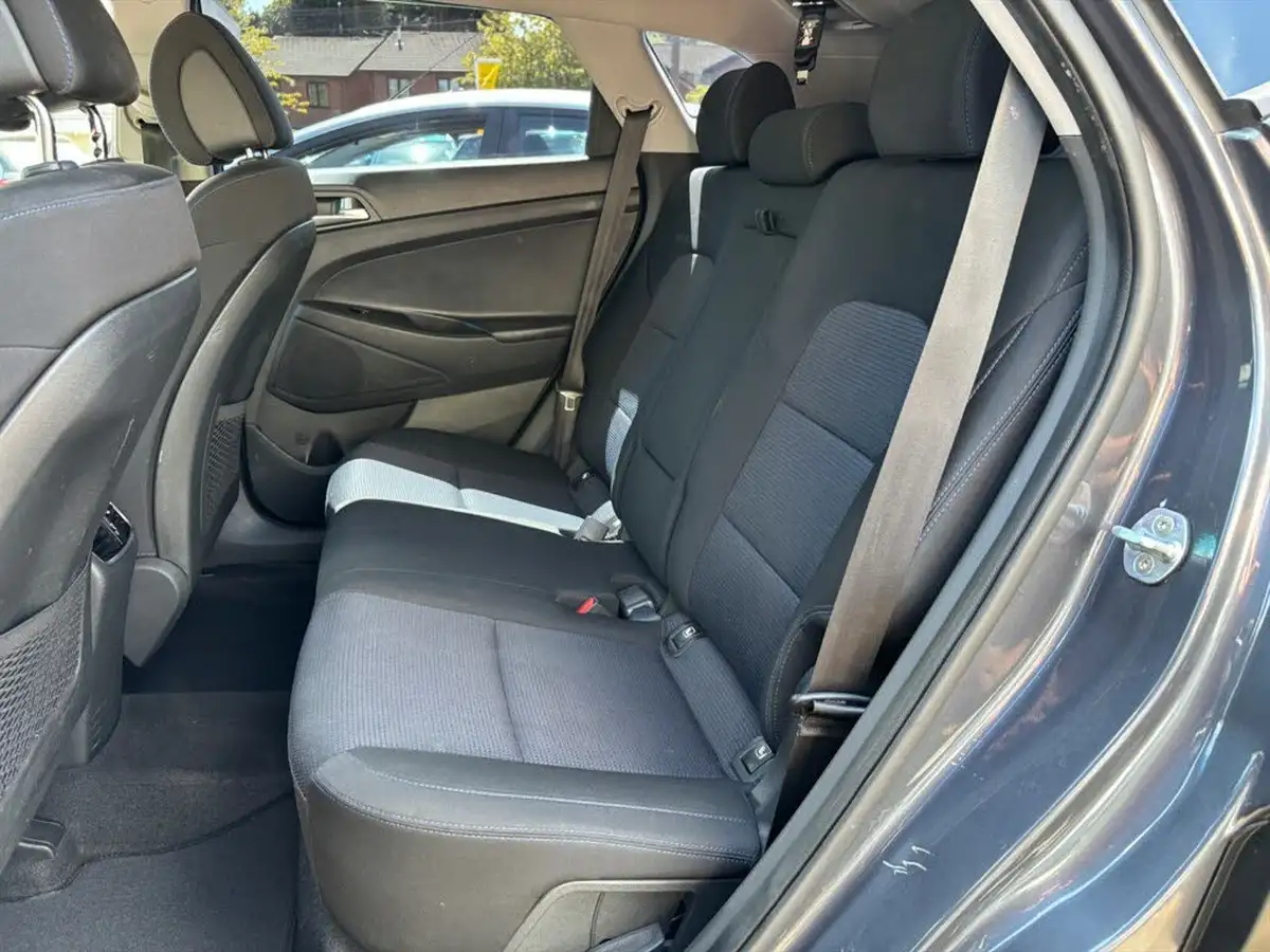 2017-hyundai-tucson-17crdi-blue-drive-se-nav-116ps-big-24