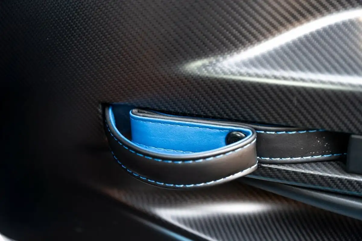 2017-aston-martin-vantage-47-gt8-sportshift-ii-big-20