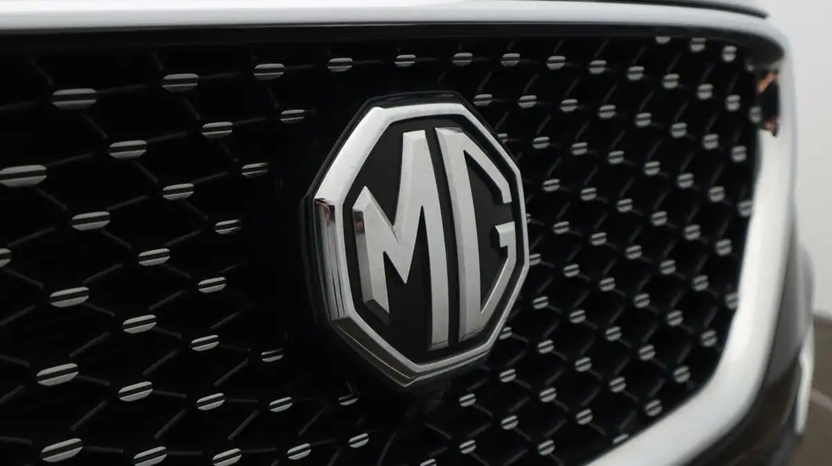 2022-mg-hs-15t-gdi-excite-162ps-big-22