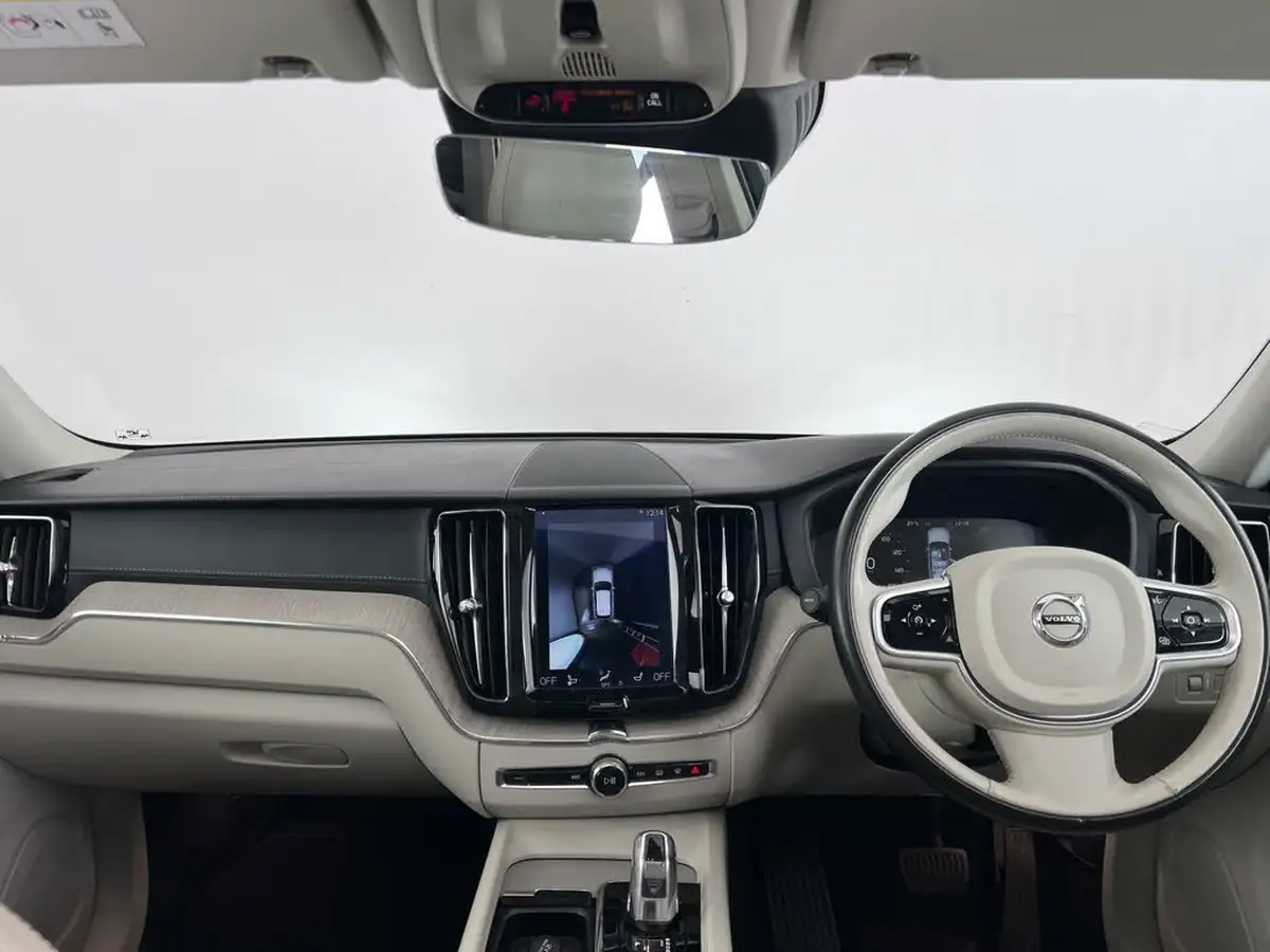 2018-volvo-xc60-20-t8-inscription-pro-390bhp-twin-engine-big-23