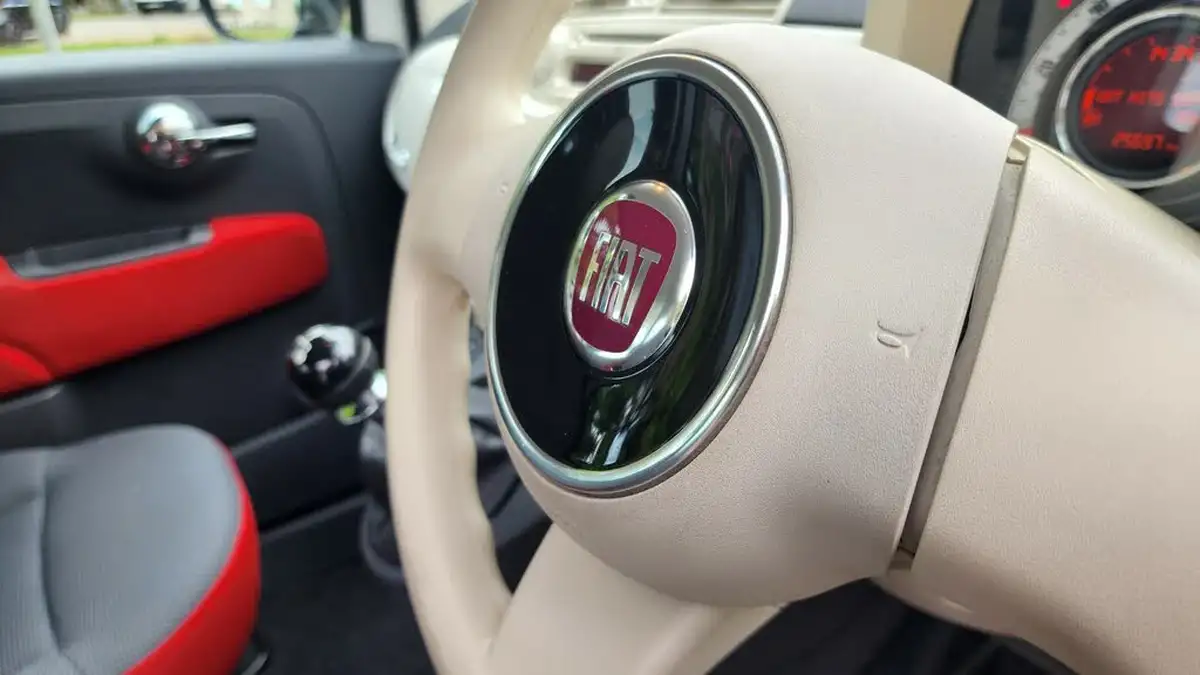 2015-fiat-500-12-pop-ss-big-18