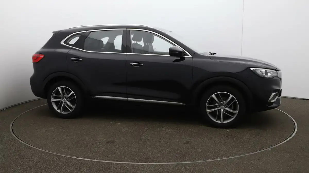 2022-mg-hs-15t-gdi-excite-162ps-big-46